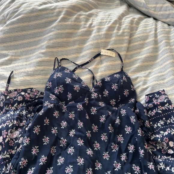 NWT SP Hollister Open Back Maxi Dress Navy Floral - Picture 5 of 7